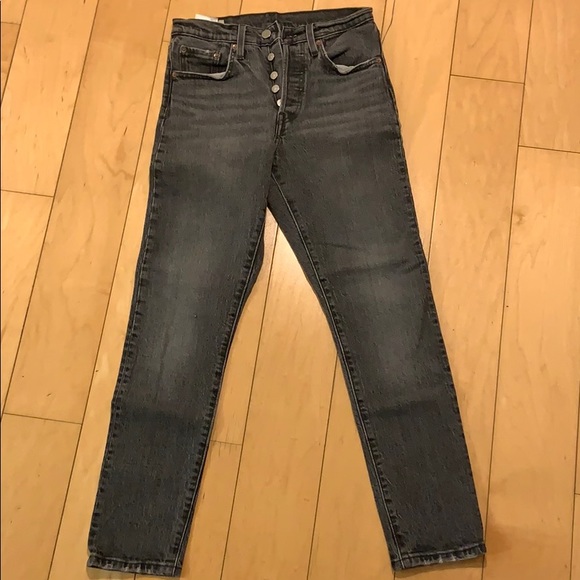 Levi’s - Picture 1 of 2